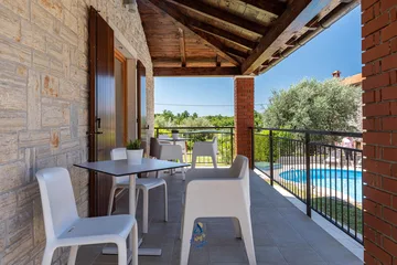 3-Bedroom Villa in Višnjan with Private Heated Pool