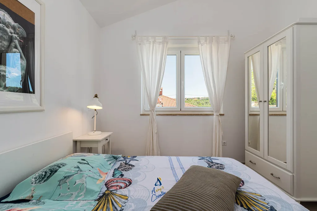 3-Bedroom Villa in Višnjan with Private Heated Pool