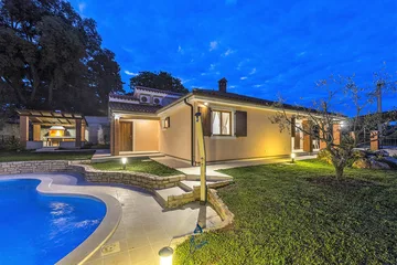 3-Bedroom Villa in Višnjan with Heated Private Pool