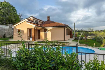 3-Bedroom Villa in Višnjan with Heated Private Pool