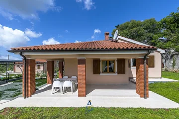 3-Bedroom Villa in Višnjan with Heated Private Pool
