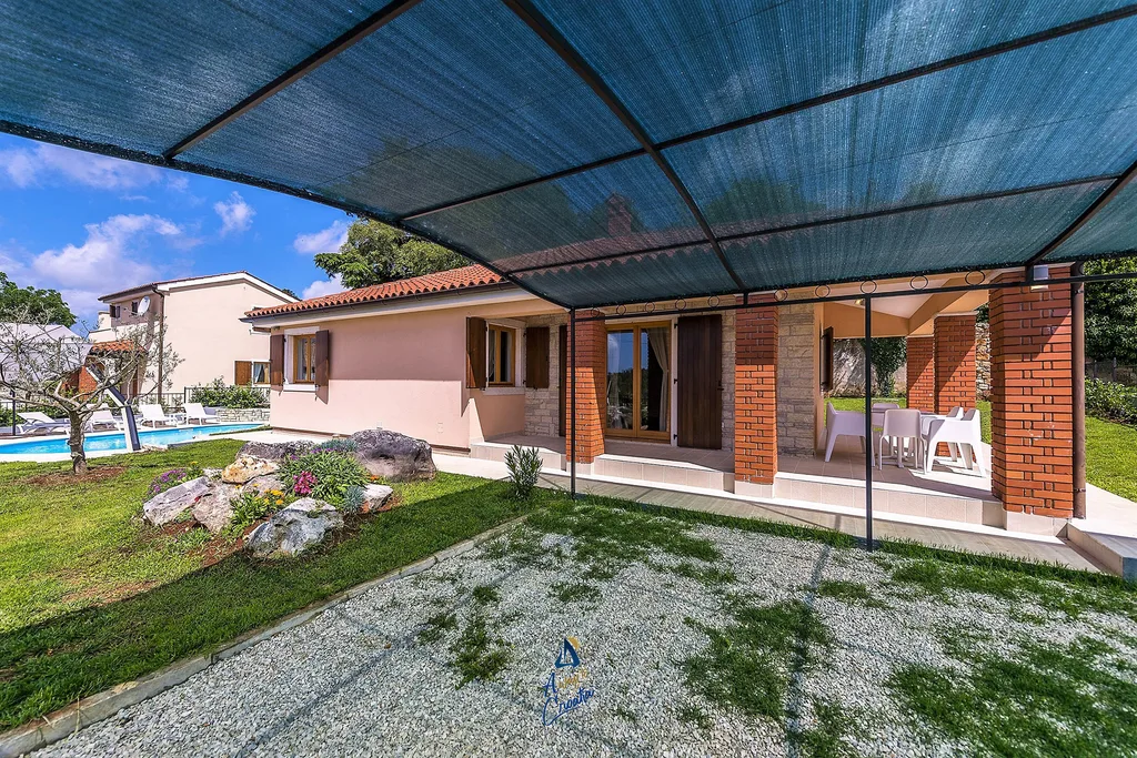 3-Bedroom Villa in Višnjan with Heated Private Pool