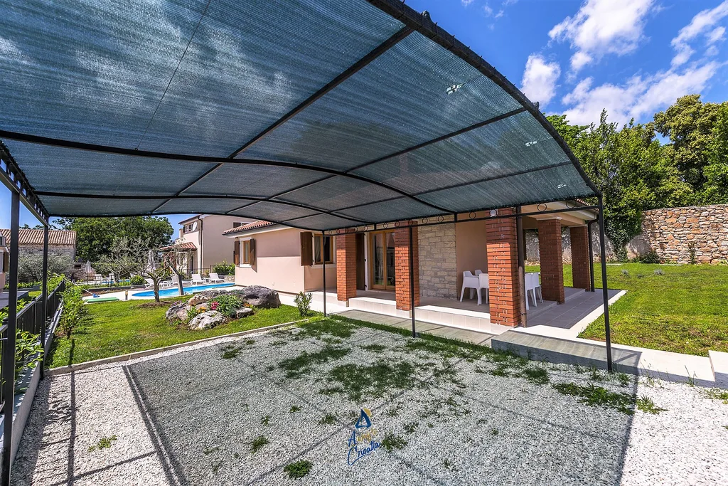 3-Bedroom Villa in Višnjan with Heated Private Pool
