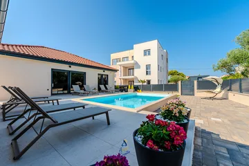 3-Bedroom Villa with Heated Pool in Privlaka