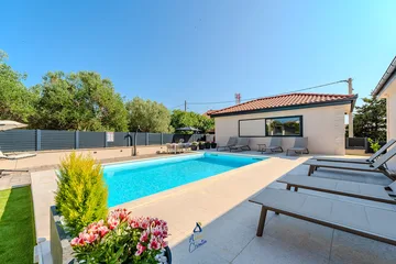 3-Bedroom Villa with Heated Pool in Privlaka