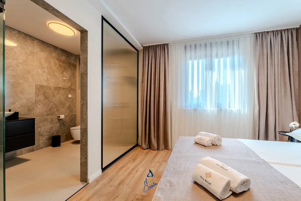 3-Bedroom Villa with Heated Pool in Privlaka