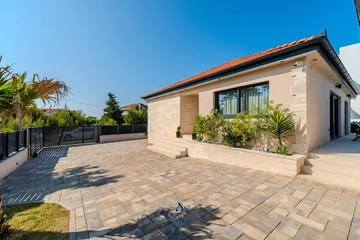 3-Bedroom Villa with Heated Pool in Privlaka