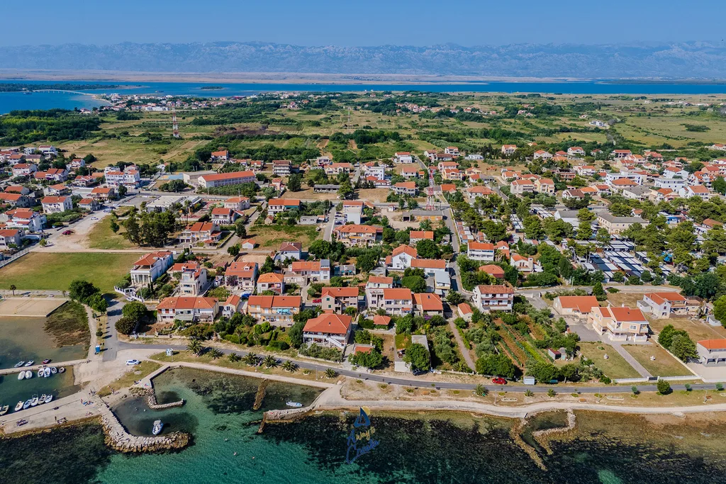 3-Bedroom Villa with Heated Pool in Privlaka