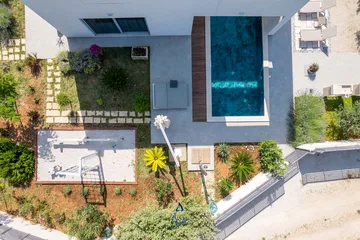 5-Bedroom Villa in Škrip with Heated Pool