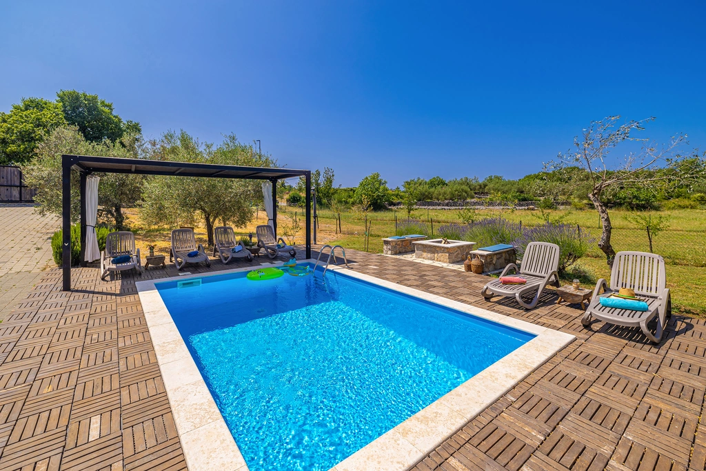 Bajčići House for 6–8 Guests with Private Pool