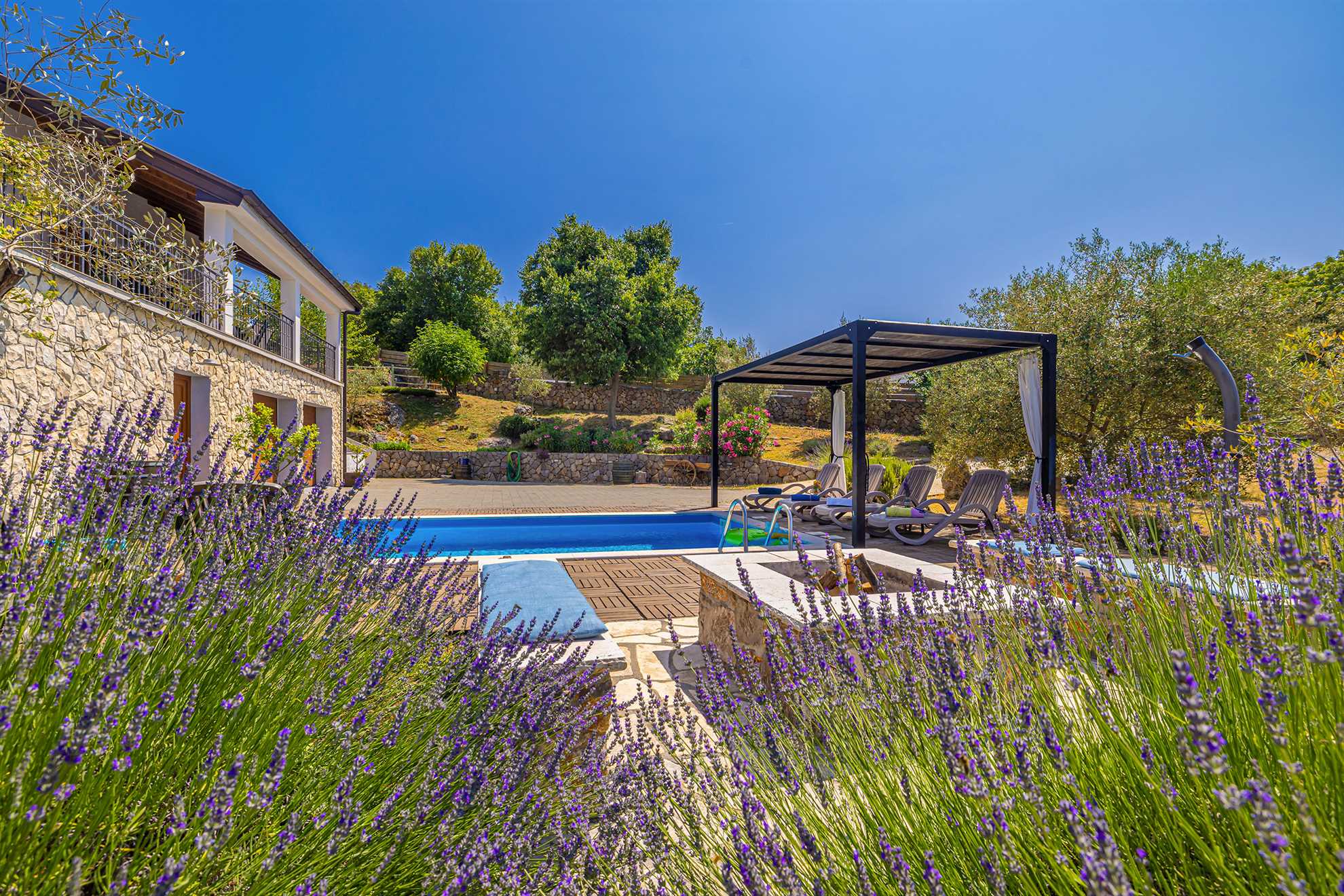 Ferienhaus FRANOLIC mit Swimmingpool