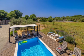 Bajčići House for 6–8 Guests with Private Pool