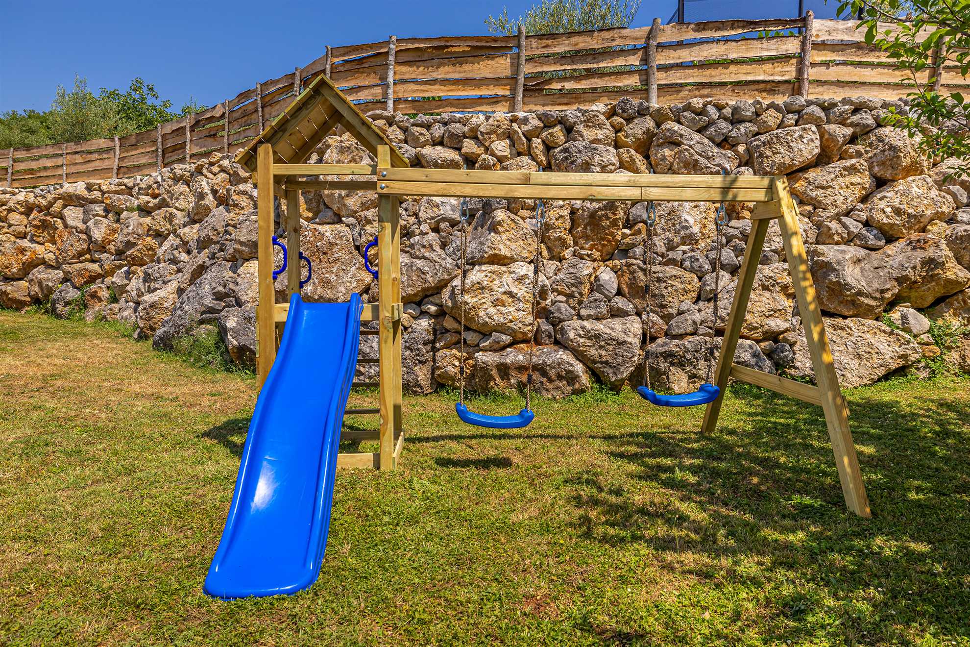 Ferienhaus FRANOLIC mit Swimmingpool