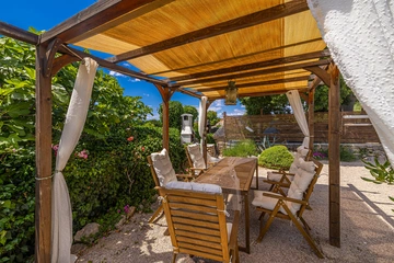 2-Bedroom House with Private Pool in Skrpčići