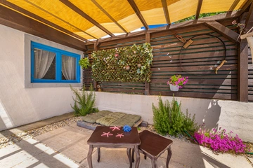 2-Bedroom House with Private Pool in Skrpčići