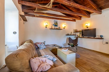 2-Bedroom House with Private Pool in Skrpčići