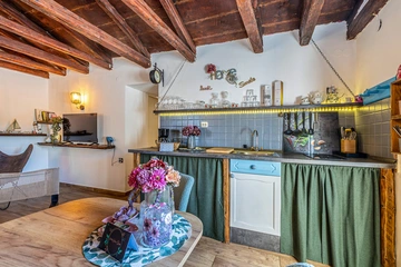 2-Bedroom House with Private Pool in Skrpčići