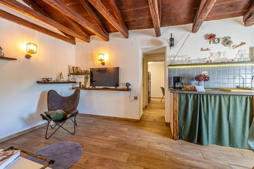 2-Bedroom House with Private Pool in Skrpčići