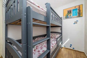 2-Bedroom House with Private Pool in Skrpčići