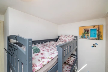 2-Bedroom House with Private Pool in Skrpčići