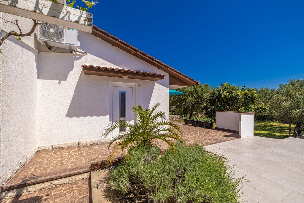 Villa with Private Pool and Sea View in Kornić