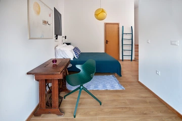 4-Bedroom House in Garica with Private Pool