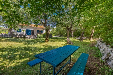 4-Bedroom House in Garica with Private Pool