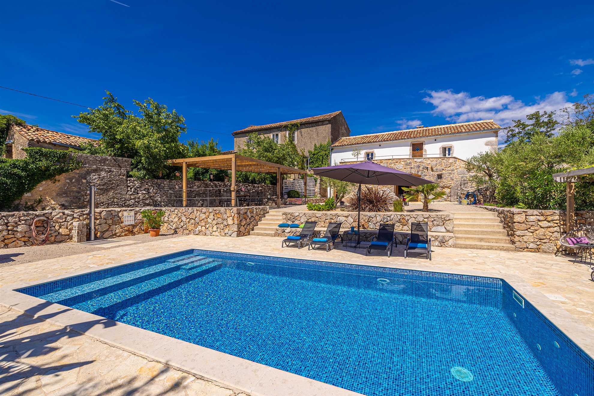 Schöne Villa MAY mit Swimmingpool