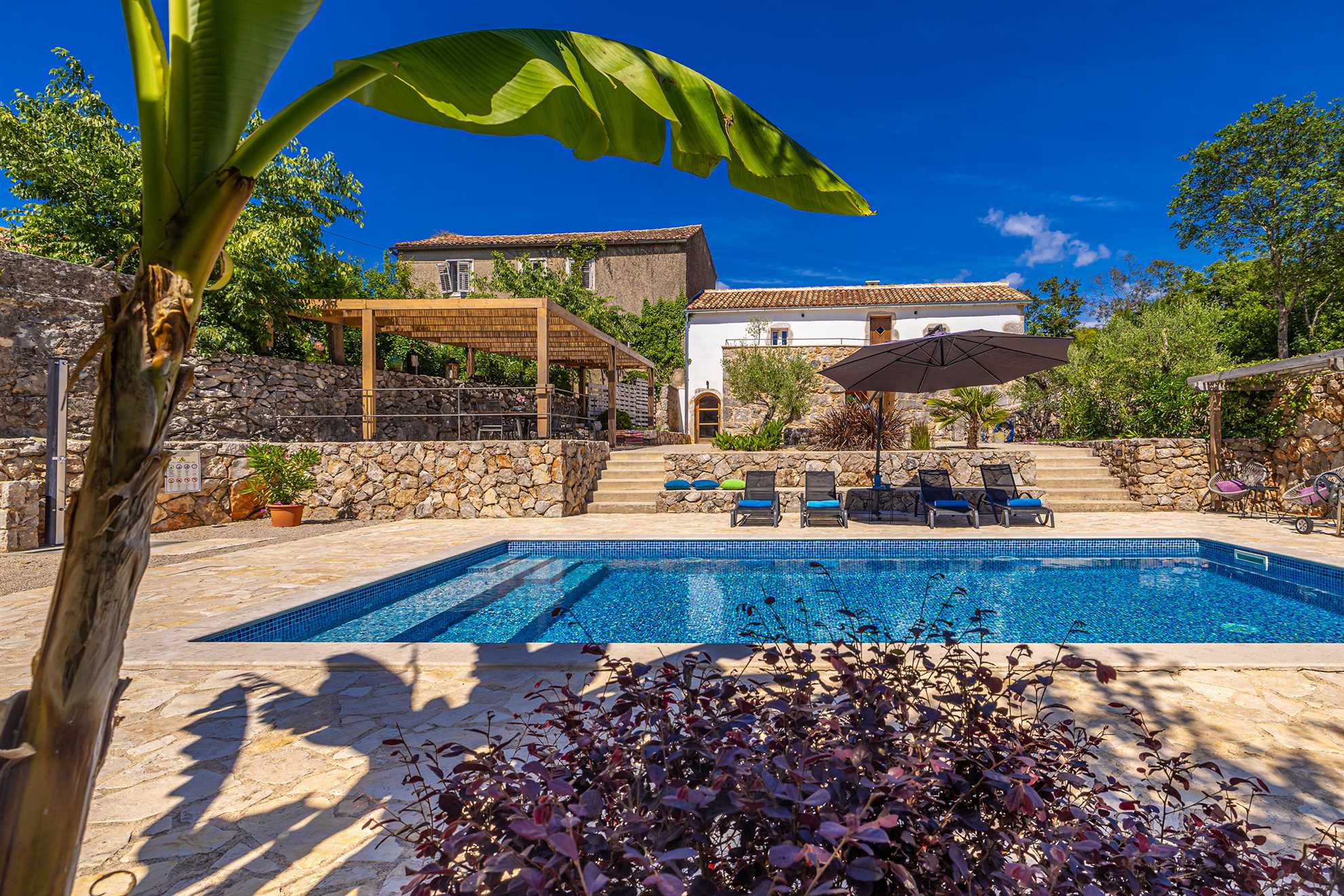 Schöne Villa MAY mit Swimmingpool