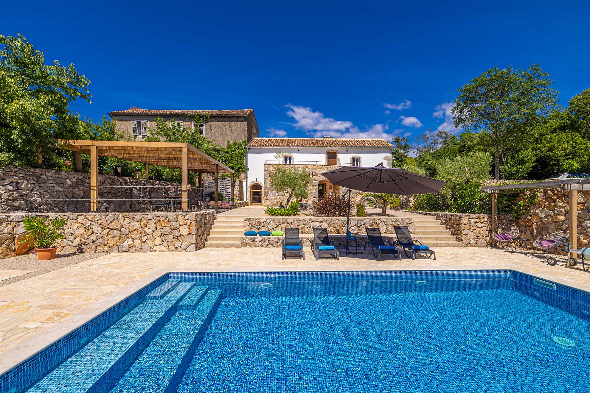 Schöne Villa MAY mit Swimmingpool