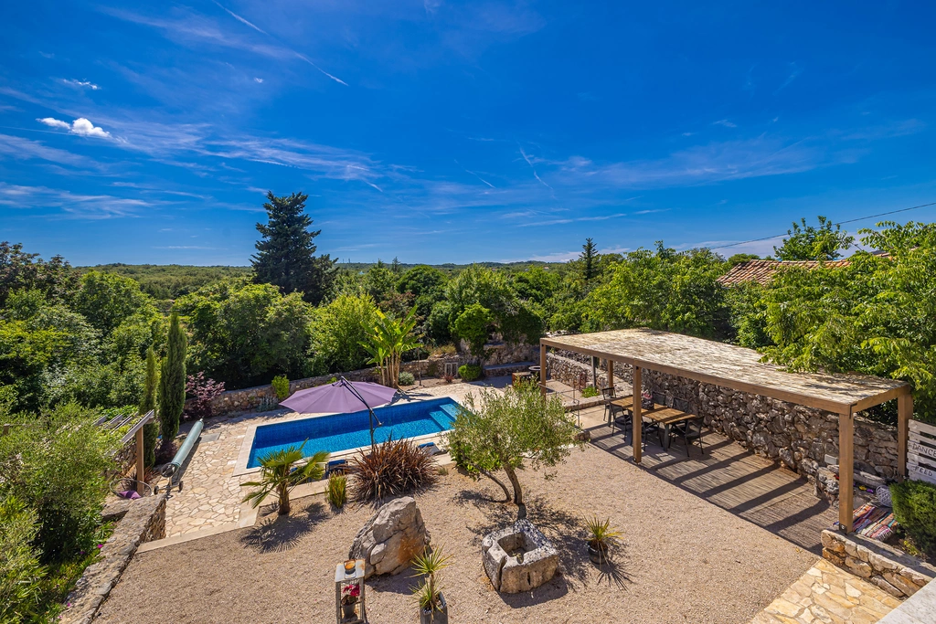 Rustic Villa in Gostinjac for Up to 6 Guests