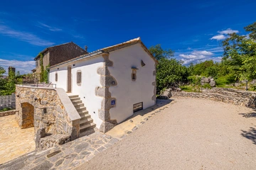 Rustic Villa in Gostinjac for Up to 6 Guests