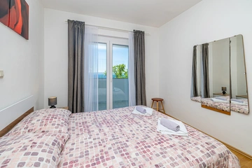 Stara Baška Apartment for up to 5 Guests