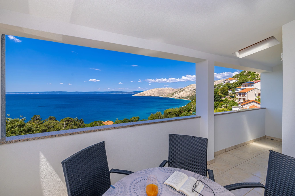 Two-Bedroom Apartment in Stara Baška with Sea View
