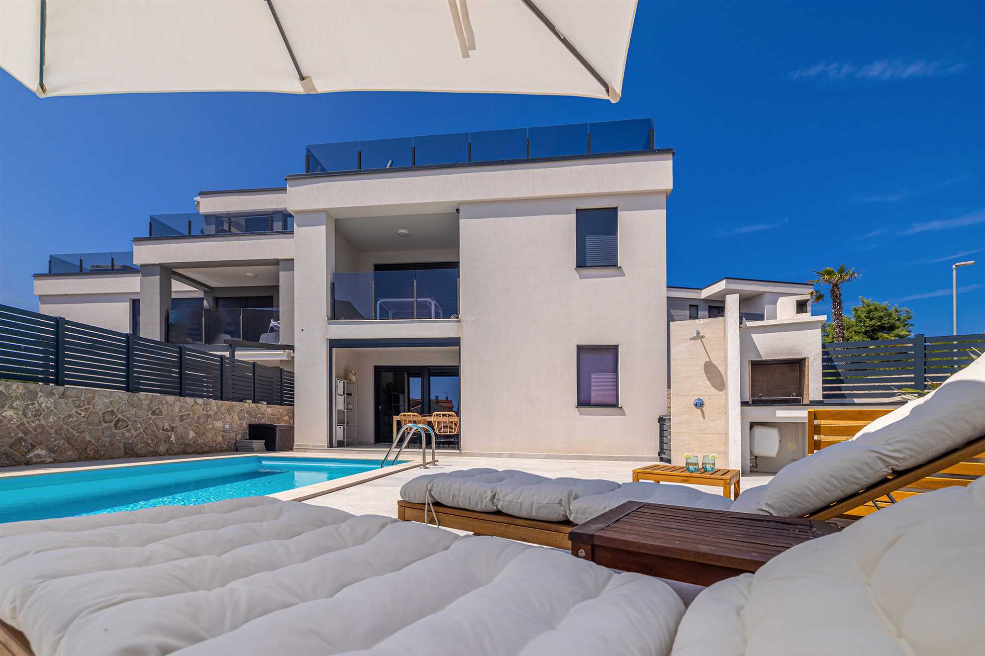 Apartment SEA LA VIE with swimming pool