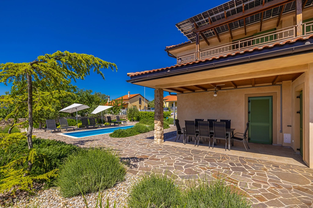 Linardići House with Private Pool for 6 Guests
