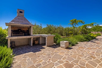 Linardići House with Private Pool for 6 Guests