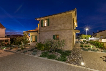 Linardići House with Private Pool for 6 Guests