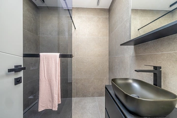 4-Bedroom Villa with Heated Pool in Salatić