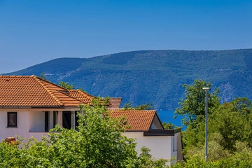 House with Private Pool in Pinezići