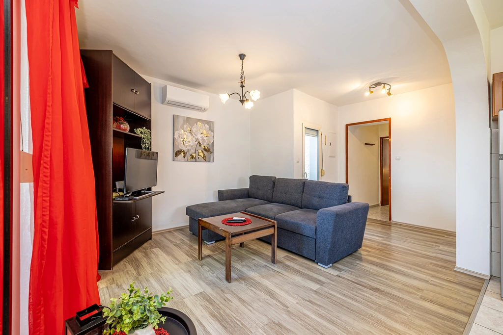 Stara Baška 2-Bedroom Apartment for Up to 5