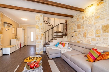 3-Bedroom Holiday House with Heated Pool in Malinska