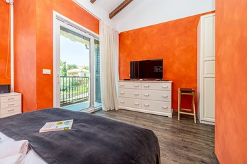 3-Bedroom Holiday House with Heated Pool in Malinska