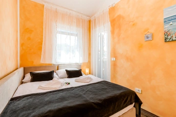 3-Bedroom Holiday House with Heated Pool in Malinska