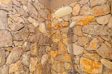 3-Bedroom Holiday House with Heated Pool in Malinska