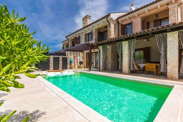 3-Bedroom Holiday House in Malinska with Heated Pool