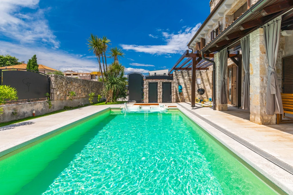 3-Bedroom Holiday House in Malinska with Heated Pool