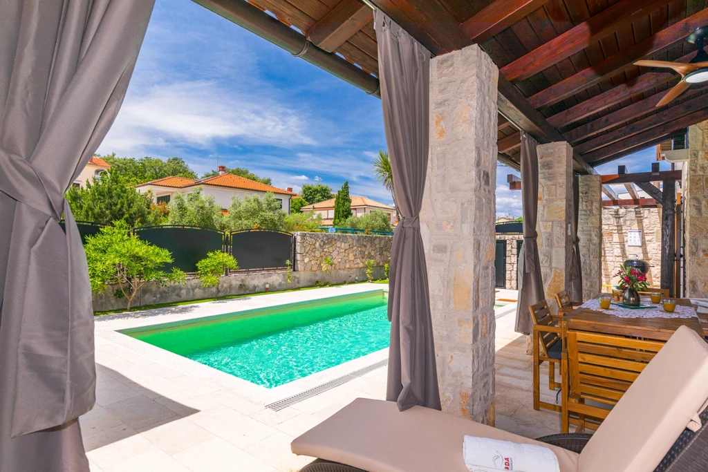 3-Bedroom Holiday House in Malinska with Heated Pool