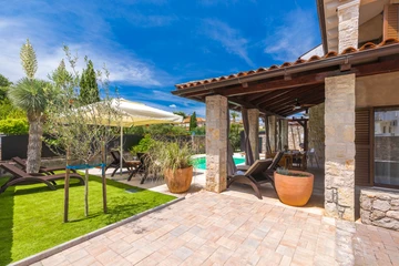 3-Bedroom Holiday House in Malinska with Heated Pool