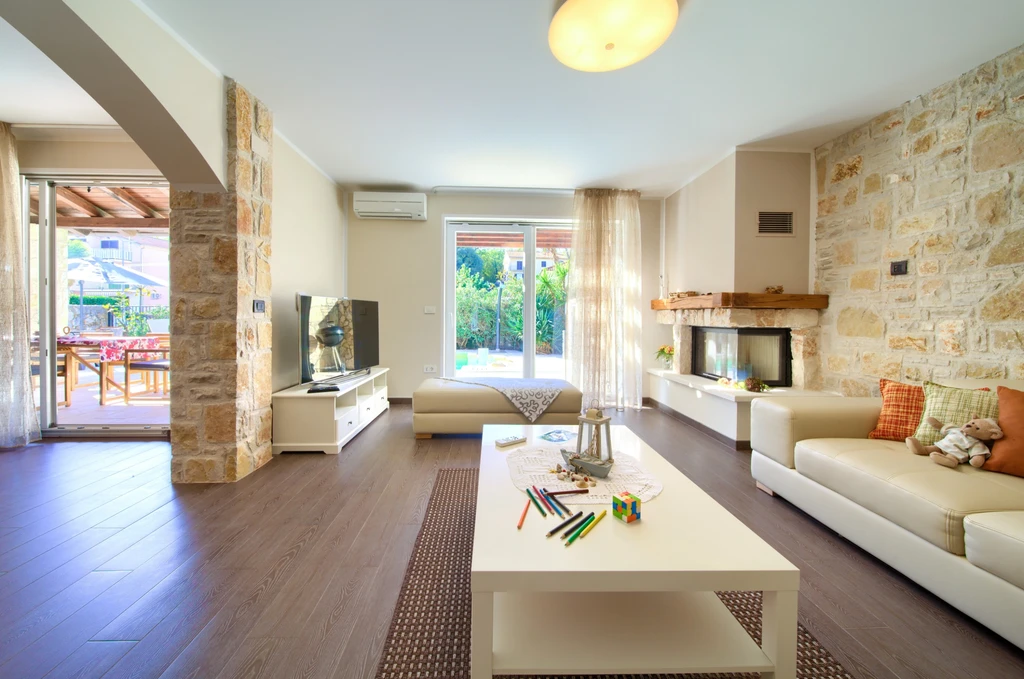 3-Bedroom Holiday House in Malinska with Heated Pool